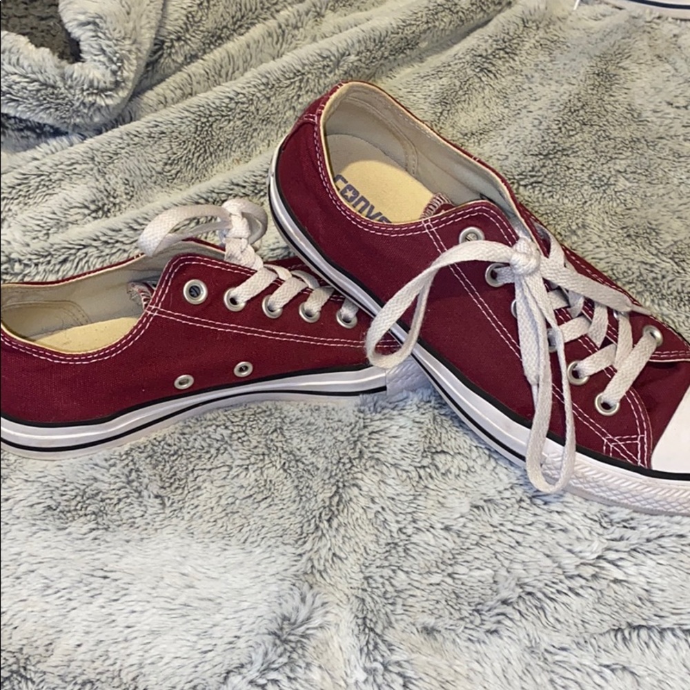 Burgundy converse